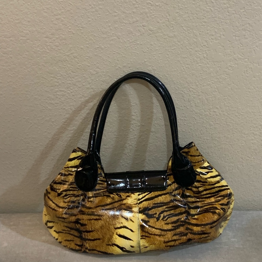 Vintage Charm And Luck Stylish Print HandBag - Picture 8 of 10